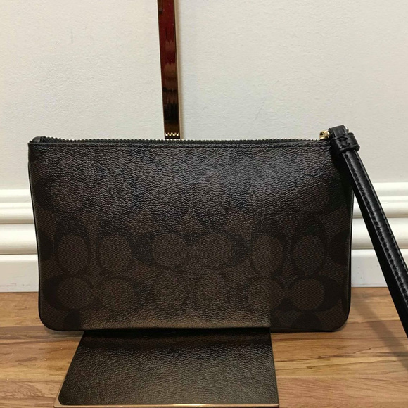 🐚Coach Signature PVC Leather🐚 - Picture 2 of 8